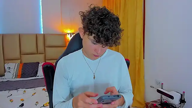 Snapshot of Nathan_Bluee chatting on January 17, 2025, 4:57 pm Nathan Bluee online show from January 17, 2025, 4:57 pm