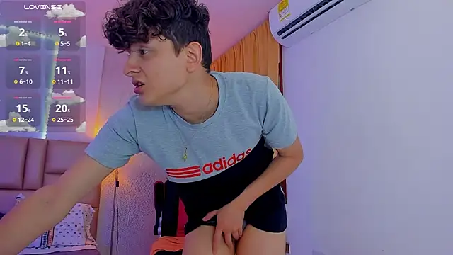 Snapshot of Nathan_Bluee chatting on January 19, 2025, 4:25 pm Nathan Bluee online show from January 19, 2025, 4:25 pm