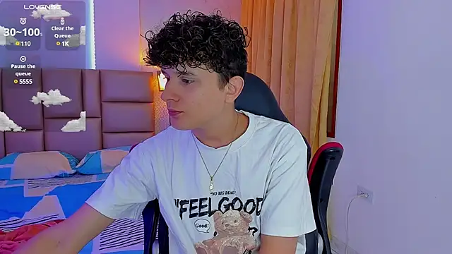 Snapshot of Nathan_Bluee chatting on January 28, 2025, 1:05 pm Nathan Bluee online show from January 28, 2025, 1:05 pm