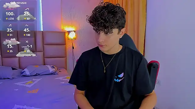 Snapshot of Nathan_Bluee chatting on February 3, 2025, 1:30 pm Nathan Bluee online show from February 3, 2025, 1:30 pm