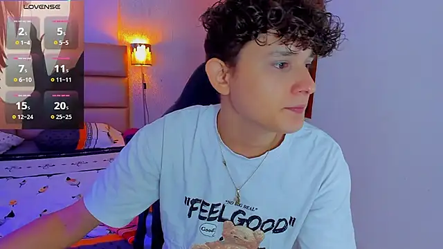 Snapshot of Nathan_Bluee chatting on February 10, 2025, 12:50 pm Nathan Bluee online show from February 10, 2025, 12:50 pm