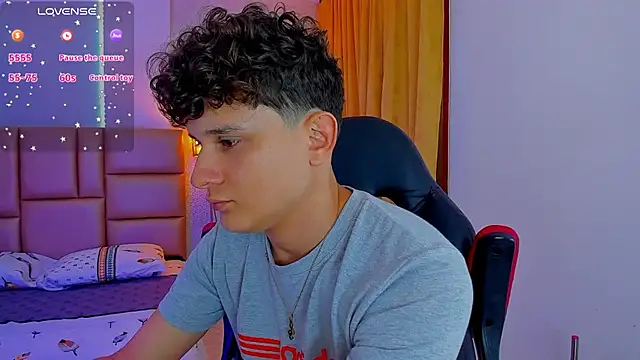 Snapshot of Nathan_Bluee chatting on February 19, 2025, 4:55 pm Nathan Bluee online show from February 19, 2025, 4:55 pm