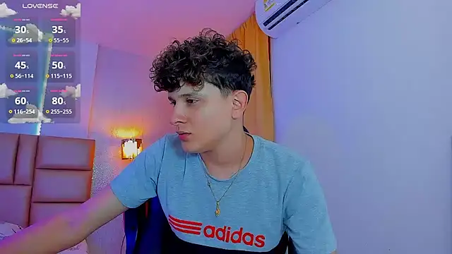 Snapshot of Nathan_Bluee chatting on March 5, 2025, 5:08 pm Nathan Bluee online show from March 5, 2025, 5:08 pm