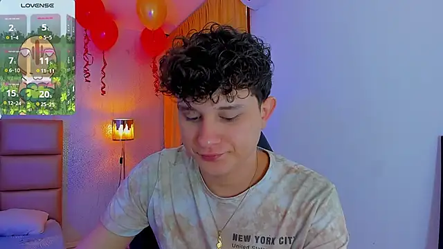 Snapshot of Nathan_Bluee chatting on March 21, 2025, 1:56 pm Nathan Bluee online show from March 21, 2025, 1:56 pm