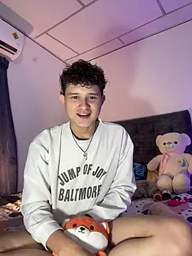 Snapshot of Nathan_Bluee chatting on October 28, 2025, 3:04 pm Nathan Bluee online show from October 28, 2025, 3:04 pm