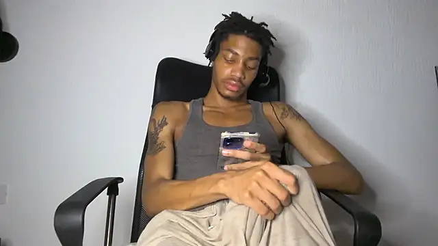 Skinnyblackman online show from June 26, 2026, 2:49 am