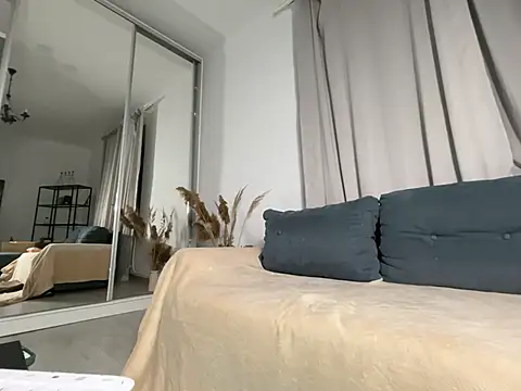 Kat kate online show from February 10, 2025, 4:25 pm