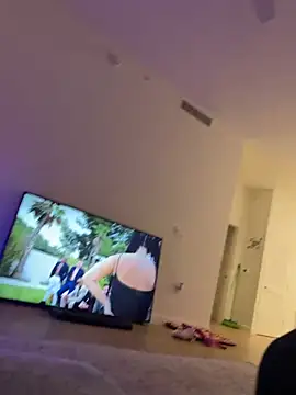 Snapshot of juicyj1311 chatting on February 4, 2026, 5:35 am juicyj1311 online show from February 4, 2026, 5:35 am