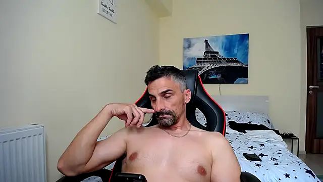 amydamarw online show from May 15, 2026, 2:35 pm