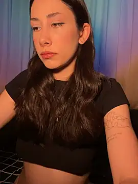 Sophiehii online show from April 14, 2026, 12:22 pm