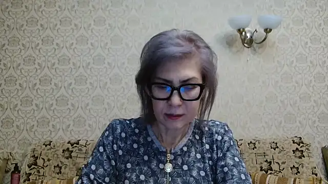 Elegant00Lady online show from October 7, 2025, 5:10 pm