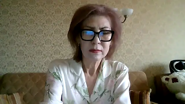 Elegant00Lady online show from April 19, 2026, 4:12 am