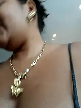 anaesca online show from March 12, 2025, 5:38 pm