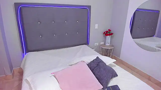 emma lye online show from February 8, 2025, 9:04 pm