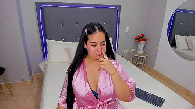 emma lye online show from March 3, 2025, 10:10 pm