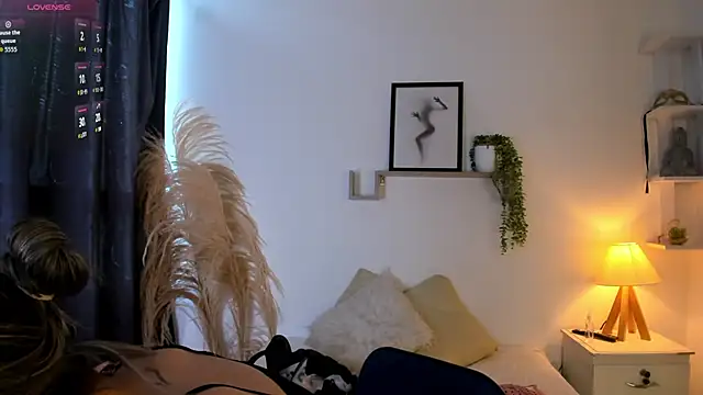 Abigail 29 online show from October 14, 2025, 12:17 pm