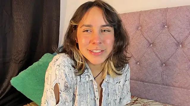 riley colors online show from February 3, 2025, 11:26 pm