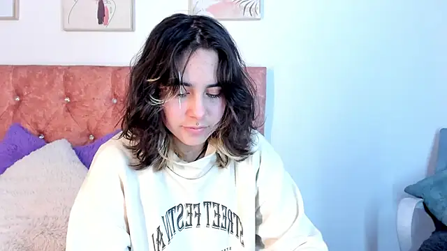 riley colors online show from March 12, 2025, 10:07 pm