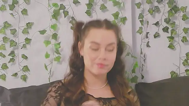 MiaNell online show from February 23, 2025, 7:49 pm