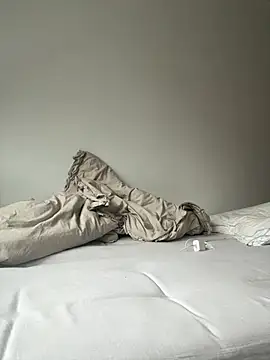 Sara darling online show from March 12, 2025, 6:51 am