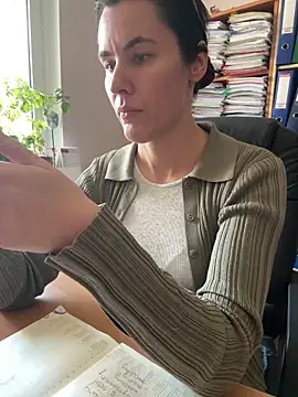 Sara darling online show from March 19, 2025, 12:23 pm