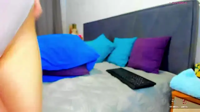  Luna Ly online show from March 14, 2025, 4:43 am