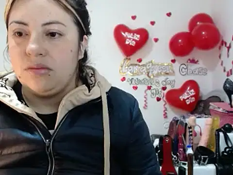 lanaqueen699 online show from February 18, 2025, 12:06 pm