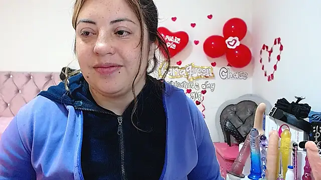 lanaqueen699 online show from March 10, 2025, 12:15 pm