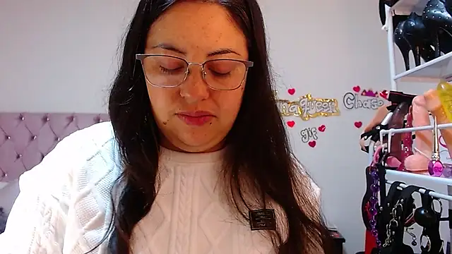 lanaqueen699 online show from October 7, 2025, 12:35 pm