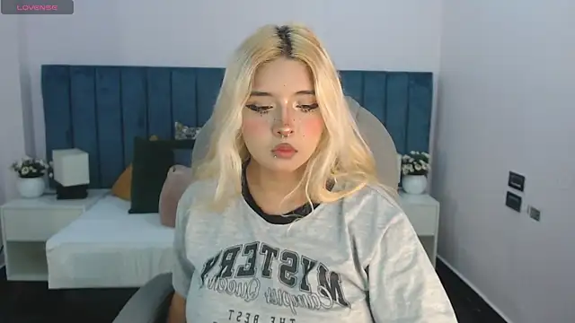 april bunnyy online show from November 24, 2025, 7:57 pm