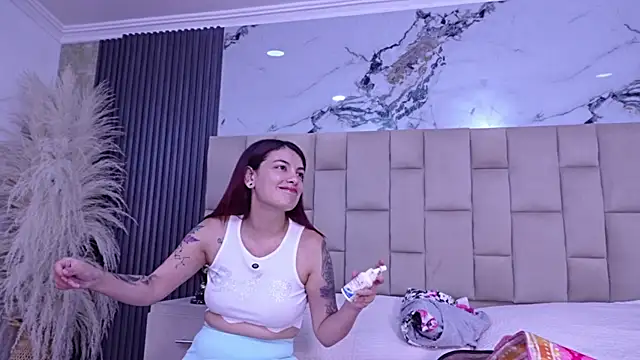 Snapshot of Melany_Luv chatting on June 5, 2026, 9:31 pm Melany Luv online show from June 5, 2026, 9:31 pm