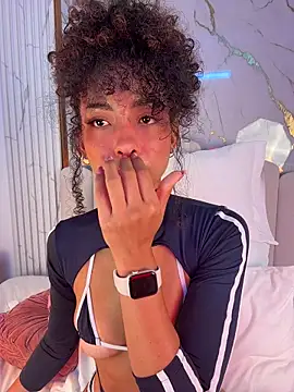 OSHUN  online show from December 5, 2025, 1:14 am