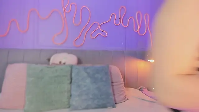 Mai higurashi online show from October 10, 2025, 7:57 pm