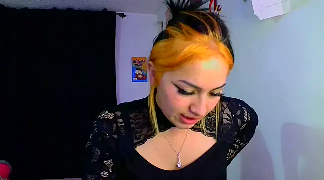 lucycherry   online show from December 13, 2024, 12:20 am