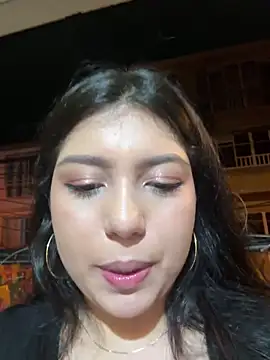 Snapshot of Maii_chan chatting on January 12, 2025, 1:00 am Maii chan online show from January 12, 2025, 1:00 am