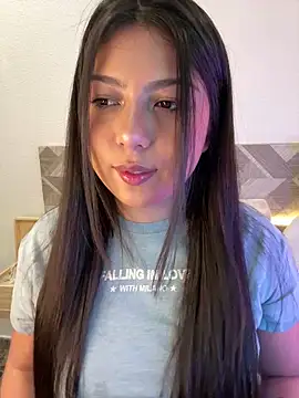 Snapshot of Maii_chan chatting on November 13, 2025, 7:51 am Maii chan online show from November 13, 2025, 7:51 am