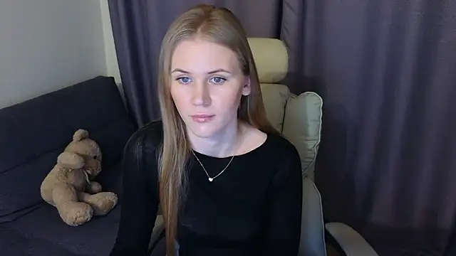 Snapshot of IsabelAllen chatting on December 3, 2024, 6:04 am IsabelAllen online show from December 3, 2024, 6:04 am