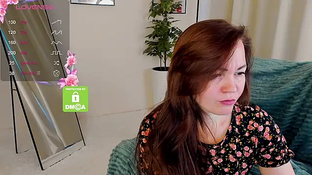 VanessaSmuth online show from October 13, 2025, 3:17 am