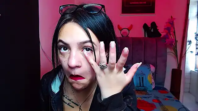 Violettasquirt online show from October 4, 2025, 1:20 pm