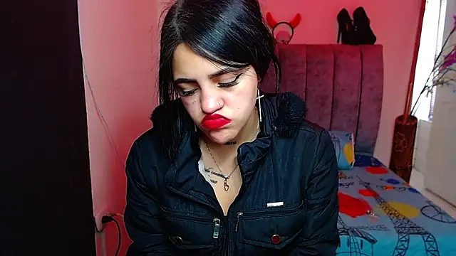 Violettasquirt online show from October 15, 2025, 1:44 pm