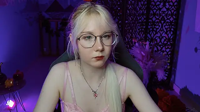 NancyMartinez online show from January 30, 2025, 1:10 pm