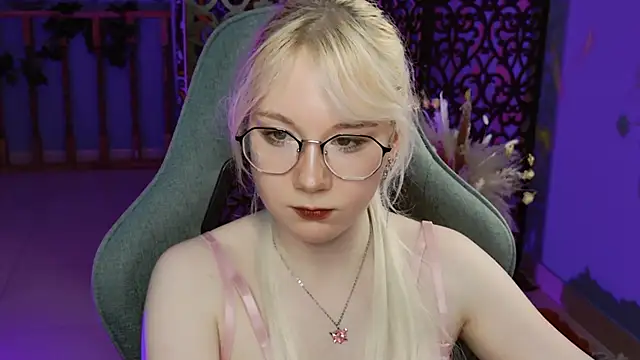 NancyMartinez online show from January 30, 2025, 4:13 pm