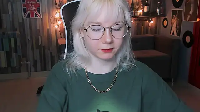 NancyMartinez online show from February 5, 2025, 5:09 am