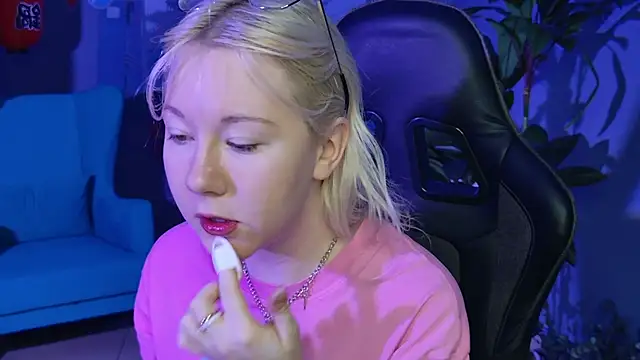 NancyMartinez online show from February 18, 2025, 5:09 am