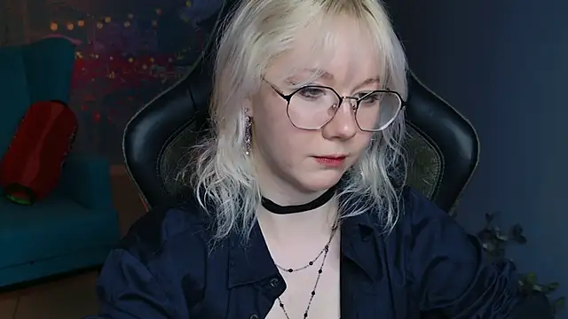 NancyMartinez online show from February 21, 2025, 8:18 am