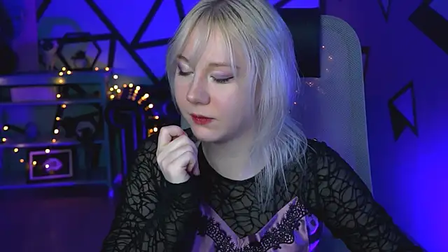 NancyMartinez online show from March 5, 2025, 5:18 am