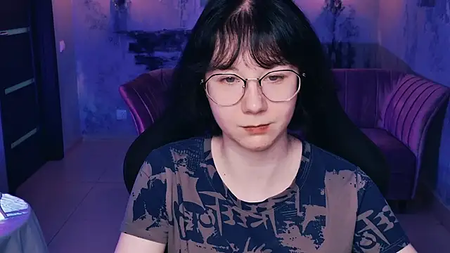 NancyMartinez online show from September 15, 2025, 1:11 pm