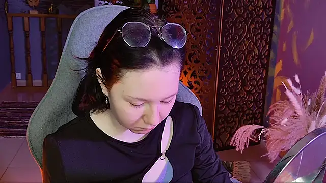 NancyMartinez online show from September 26, 2025, 5:11 am