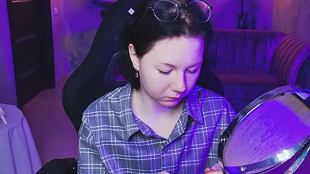 NancyMartinez online show from October 3, 2025, 9:06 am