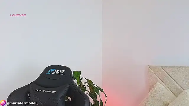 Mariafer05 online show from January 1, 2025, 1:05 pm